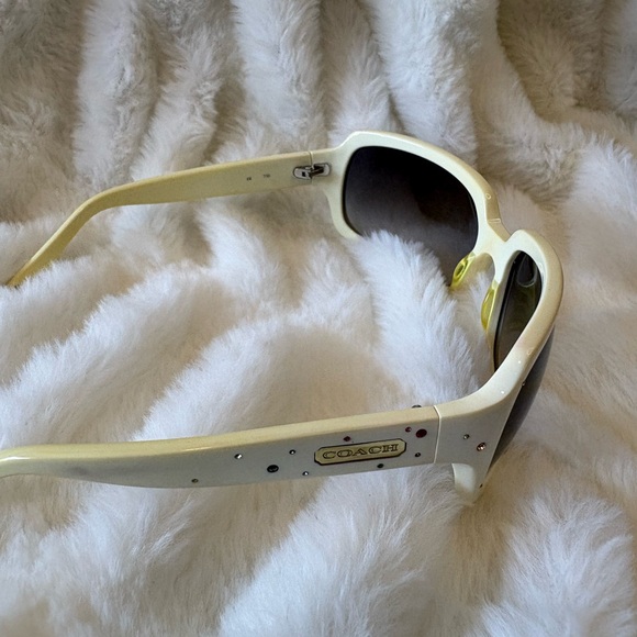 Coach Cream Sunglasses With Case - Picture 3 of 5